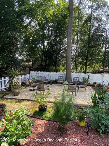 515 Laurel St, Berkeley Township NJ  08721-2619 exterior