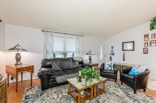 1377 Freeport Ave, Marco Island, FL 34145-3914