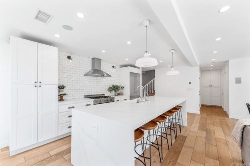 117 Harvard Ln, Seal Beach CA  90740-2508 exterior