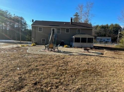 7 Bayou Dr, Raymond NH  03077-2364 exterior