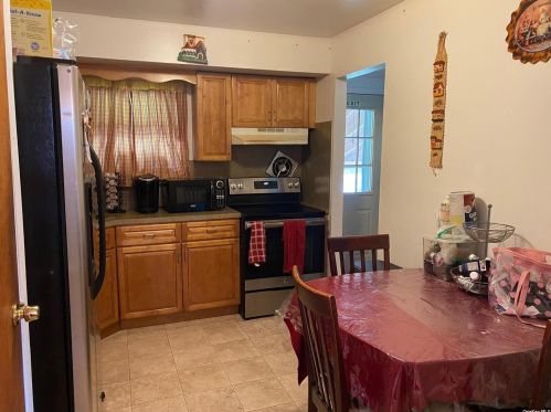 57 22nd St, Wheatley Heights NY  11798-2101 exterior