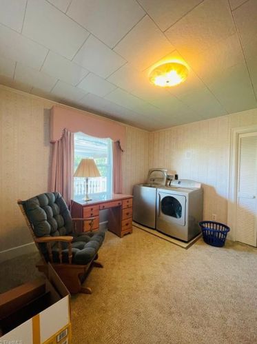 127 Pineview Dr, Mount Airy NC 27030-5145 exterior