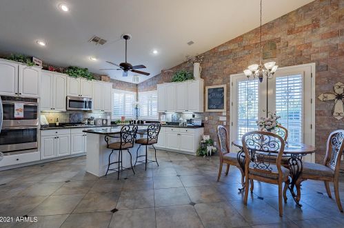 7002 Lone Cactus Dr, Glendale AZ 85308-9508 exterior