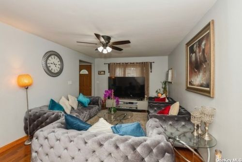 717 5th St, New Hyde Park NY  11040-2931 exterior