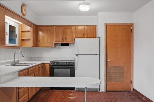 2557 Nicholson Rd, Sewickley PA  15143-8502 exterior