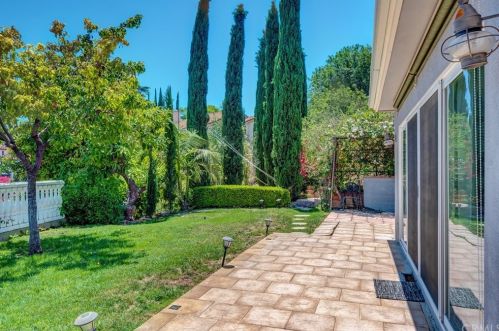 1050 Avocado Crst Rd, La Habra CA 90631-8108 exterior