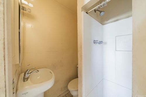 132 Ghormley Ave, Oakland CA 94603-2027 exterior