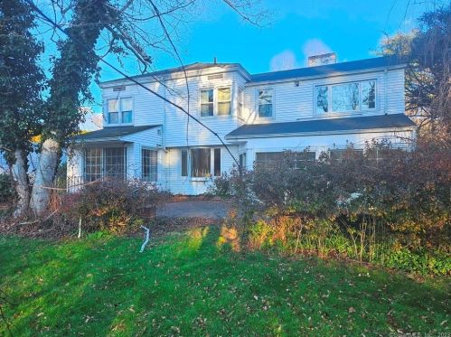 375 Simsbury Rd, Bloomfield, CT 06002-2215