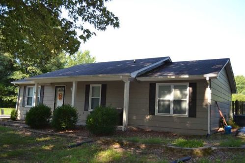 4163 Old Medina Rd, Medina, TN 38355-8633