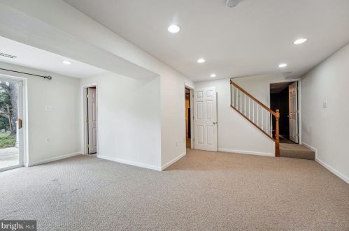 13226 Nickleson Dr, Woodbridge VA  22193-4123 exterior