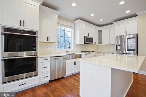 16143 Jordan Crest Ct, Haymarket VA  20169-4943 exterior