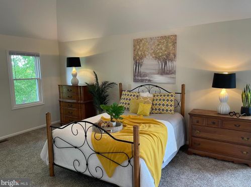 32 Windward Ct, Collegeville PA  19426-2869 exterior