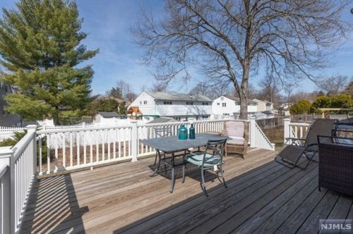 552 Princeton St, N Milford NJ  07646-2015 exterior