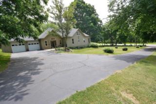 19600 Gebhardt Rd, Brookfield, WI 53045-4823