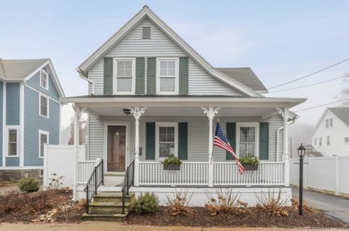 40 Trumbull Ave, Stonington, CT 06378-1018