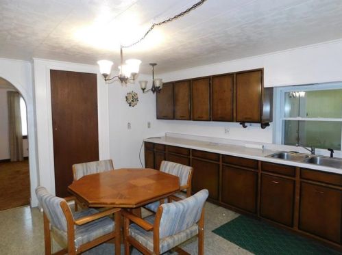 360 Everson Vly Rd, South Connellsville PA  15425-6016 exterior