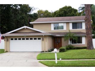 10032 Bay St, Largo, FL 33776-1537