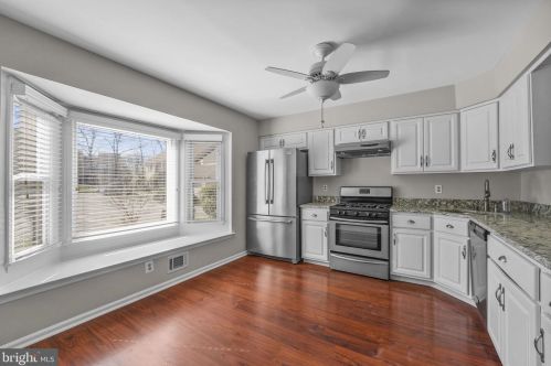 506 Sturbridge Ct, Flemington NJ  08822-2020 exterior