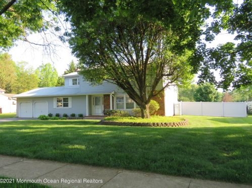 7 Birch Hill Rd, East Freehold, NJ 07728-1304