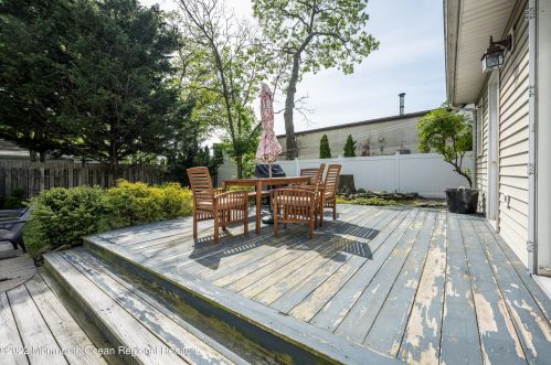 5 Adams Dr, Bricktown NJ 08724-3253 exterior