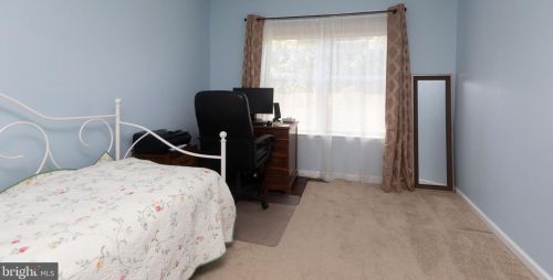 815 Dresher Woods Dr, Dresher PA  19025-1528 exterior