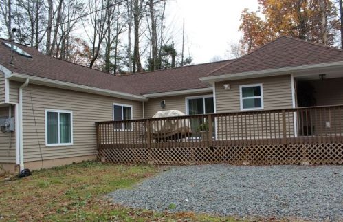 149 Oak Ln, Cresco, PA 18326-7879