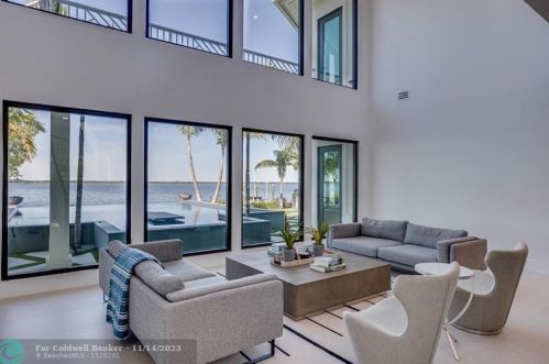 225 Osprey Ct, Vero Beach FL 32963-2652 exterior