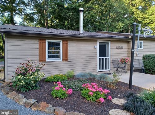 5762 Northeimer Rd, Beartown, PA 17555-9477