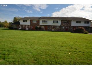 1708 Hogan Dr, Damascus OR  97030 exterior