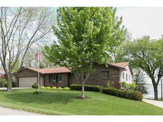 3264 Lake View Dr, Twin View Heights, IA 52333-9384