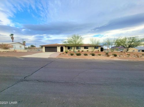 3320 Thunderhead Dr, Lake Havasu City, AZ 86406-7870