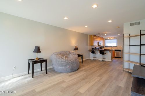 6936 4th St, Scottsdale, AZ 85251-5561