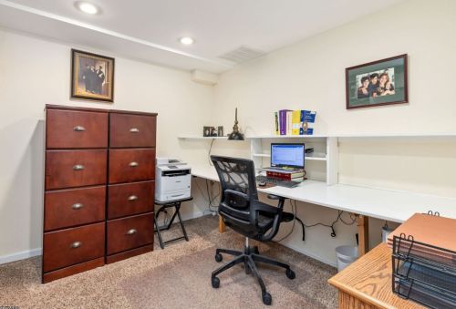 68 Balmoral Dr, Berkeley Heights NJ  07922-1355 exterior