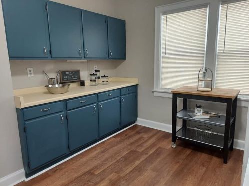 1577 71st St, Milwaukee, WI 53214-4830