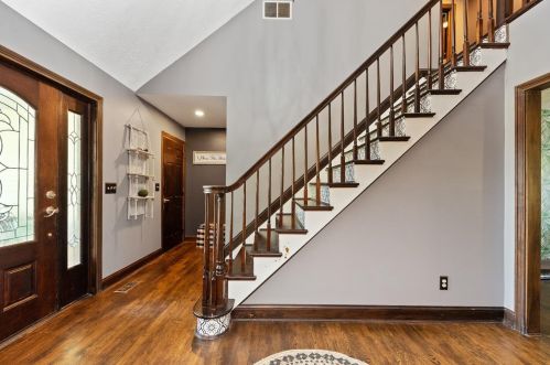 1755 Stuttgart Dr, Saint Martin OH  45118-8435 exterior