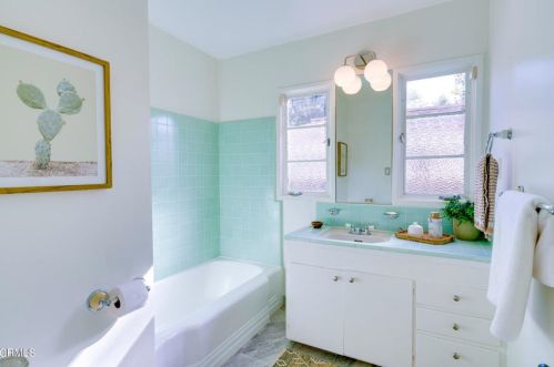 4837 Crown Ave, La Canada CA  91011-3619 exterior