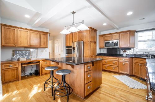 8219 Red Arrow Ct, Milwaukee WI 53213-3023 exterior