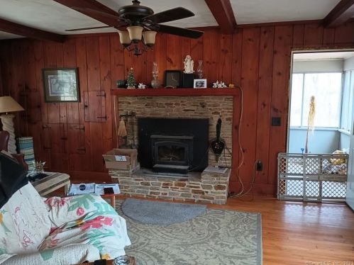 742 Cook Hill Rd, Killingly, CT 06239-1525