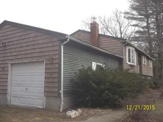 356 Log Bridge Rd, Coventry RI  02816-4518 exterior