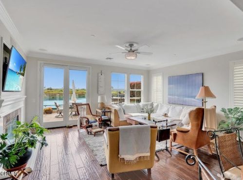 1531 Viewpoint Dr, Oxnard CA  93035-2157 exterior