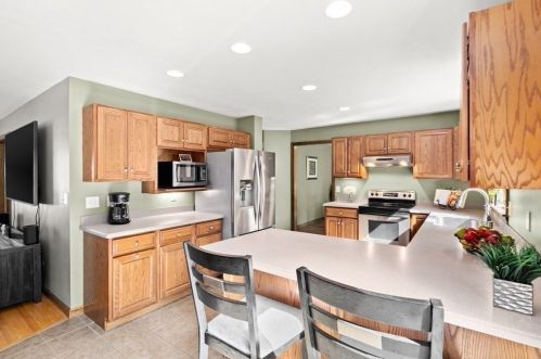 1 Bridle Path, Auburn MA  01501-3361 exterior