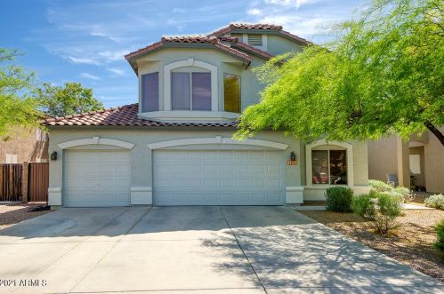 1461 Western Skies Dr, Gilbert, AZ 85296-4340