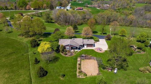 2306 Wesley Chapel Rd, Zanesville OH  43701-9334 exterior