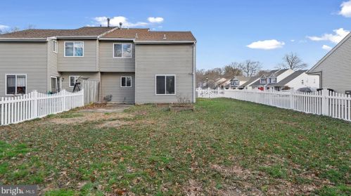 27 Heatherfield Way, Dover DE  19904-9749 exterior