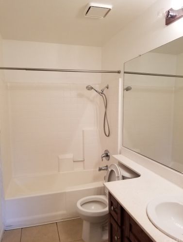 16377 Lakeshore Dr, Lake Elsinore CA  92530-5096 exterior