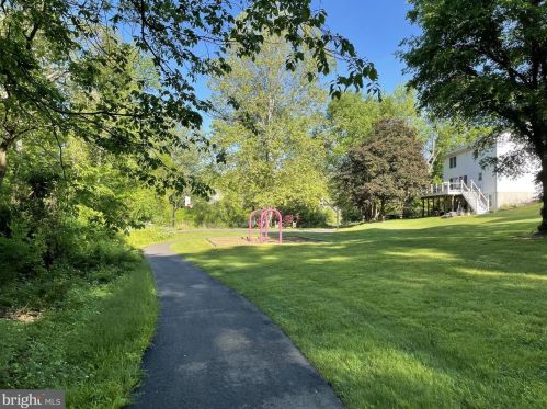 2934 Ashdown Frst Dr, Herndon VA 20171-2307 exterior