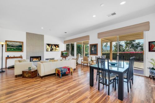 94 Kavenish Dr, Rancho Mirage CA  92270-3247 exterior