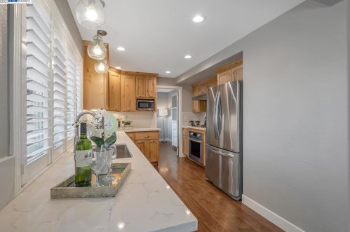 1042 Lomitas Ave, Livermore CA  94550-6436 exterior