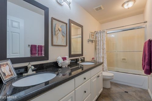 7002 Lone Cactus Dr, Glendale AZ 85308-9508 exterior