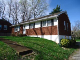 206 Clearview Dr, Clarksville, TN 37043-5008